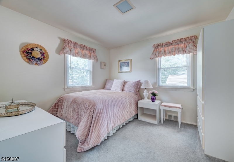 14 Holmes St Property Photo 10