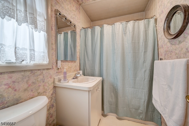 14 Holmes St Property Photo 11