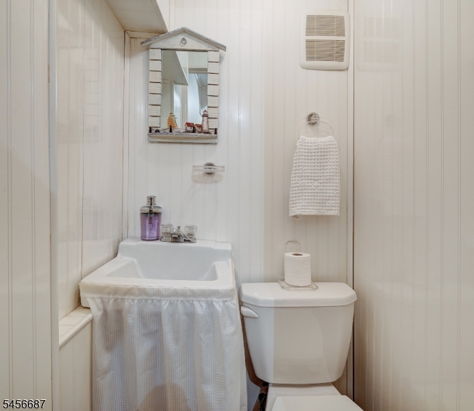 14 Holmes St Property Photo 15