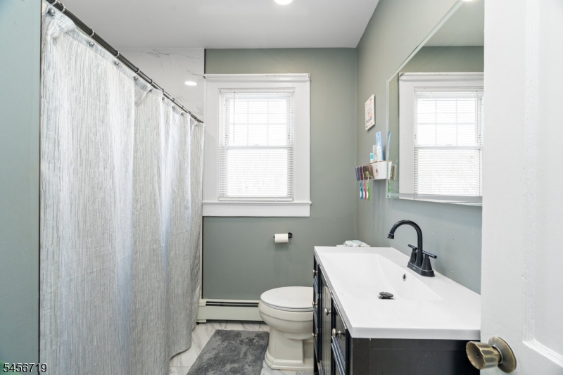 18 Elycroft Ave Property Photo 14
