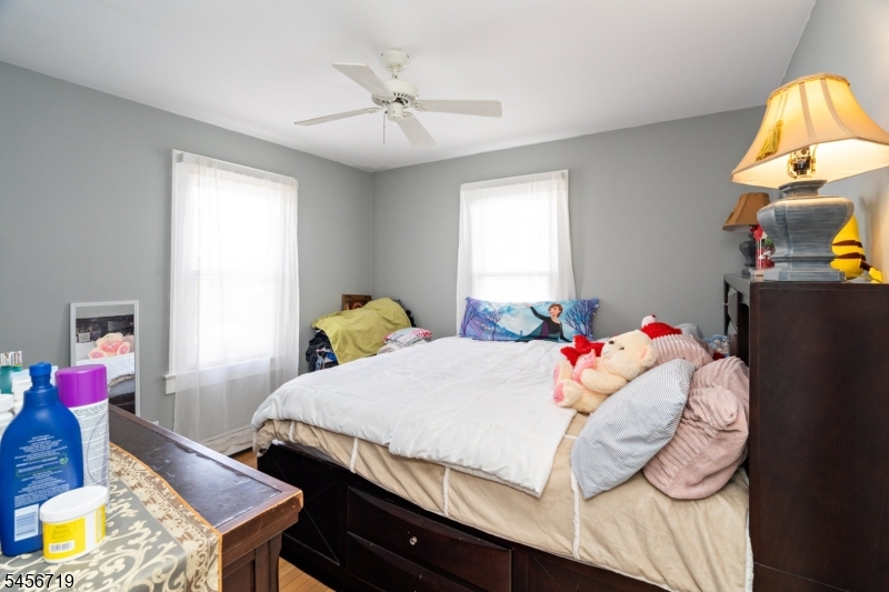 18 Elycroft Ave Property Photo 15