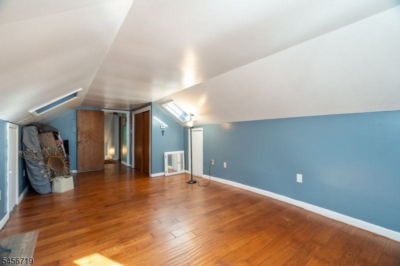 18 Elycroft Ave Property Photo 20