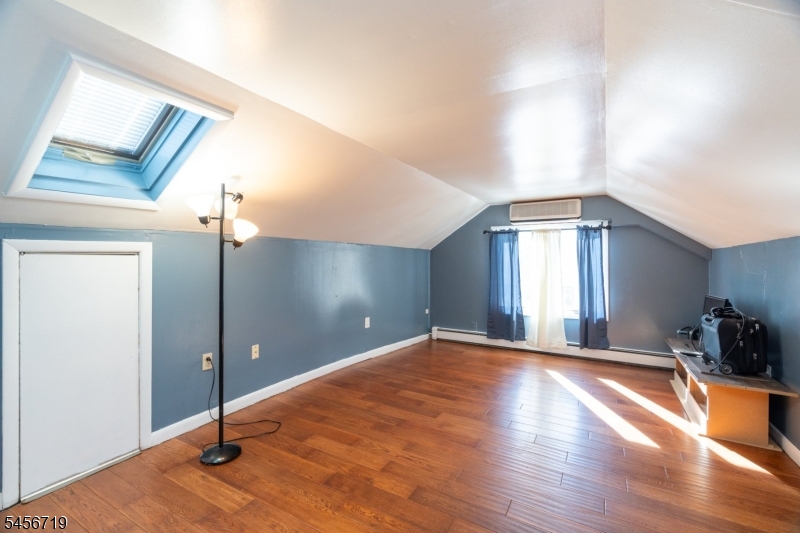 18 Elycroft Ave Property Photo 21