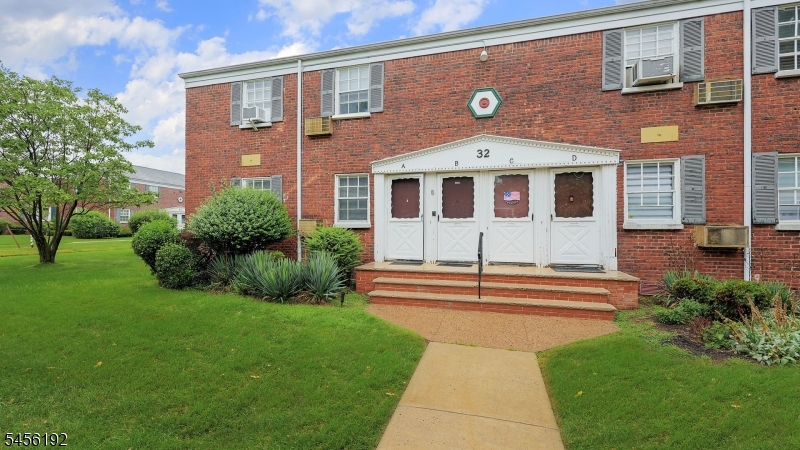32 W Roselle Ave 32a Property Photo 2