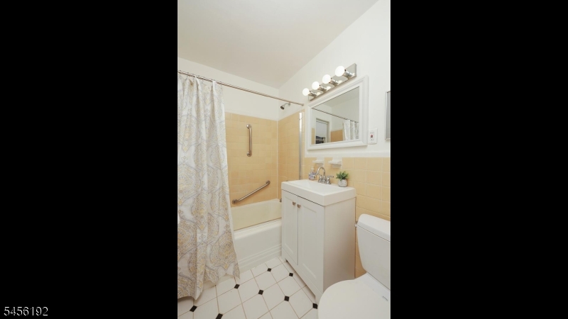32 W Roselle Ave 32a Property Photo 16