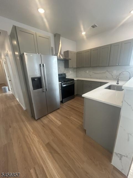 995 S Orange Ave 2 Property Photo 2