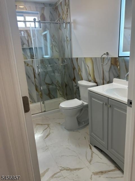 995 S Orange Ave 2 Property Photo 8