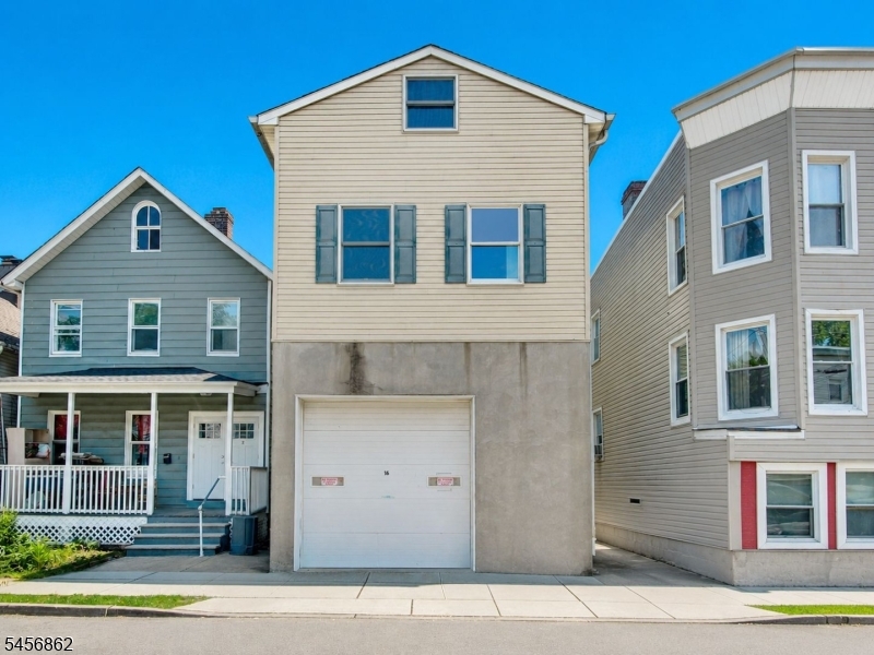 196 Lafayette Street Property Photo 1