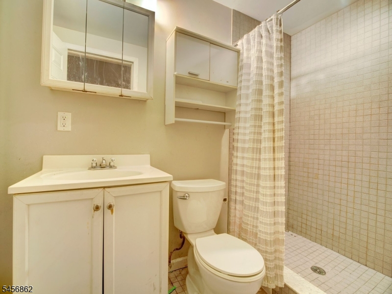 196 Lafayette Street Property Photo 9