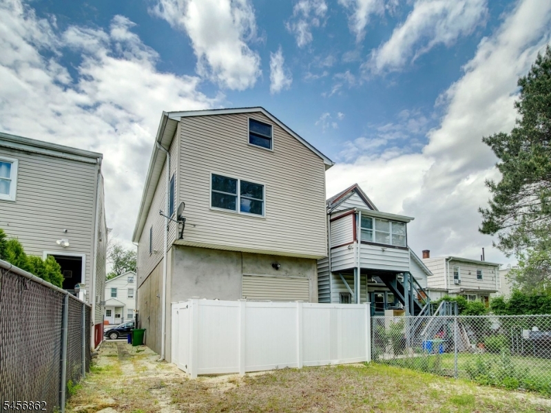 196 Lafayette Street Property Photo 10