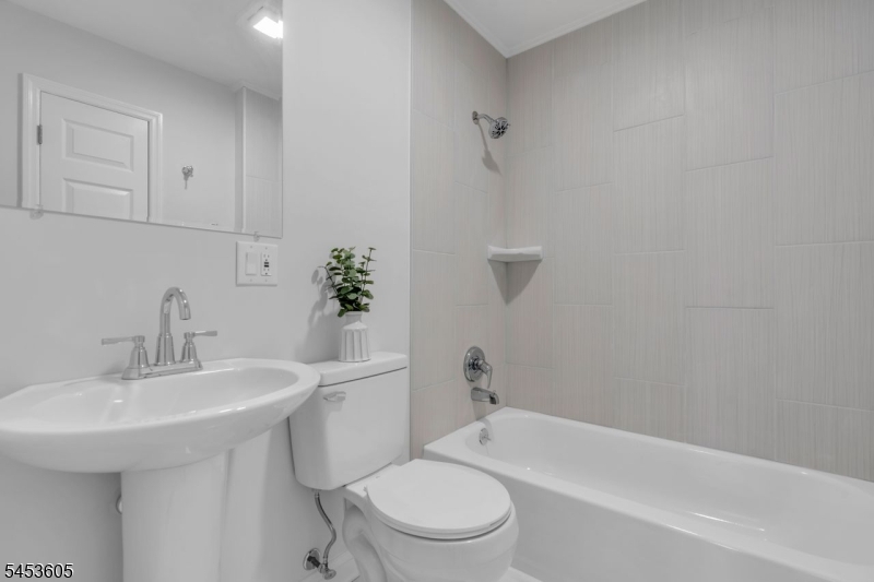 16 Alden Terrace Property Photo 6