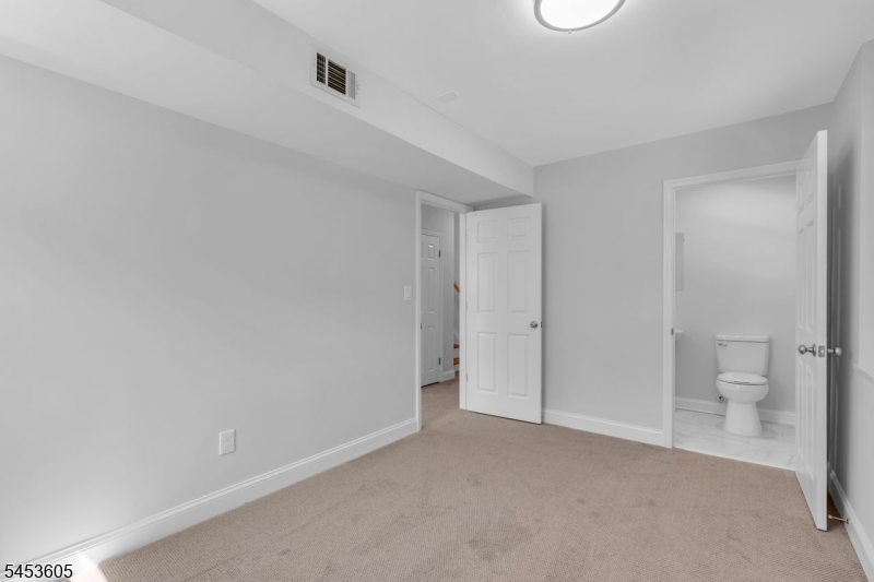 16 Alden Terrace Property Photo 9