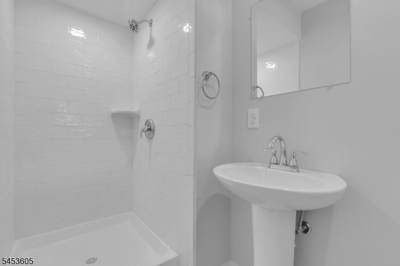 16 Alden Terrace Property Photo 11