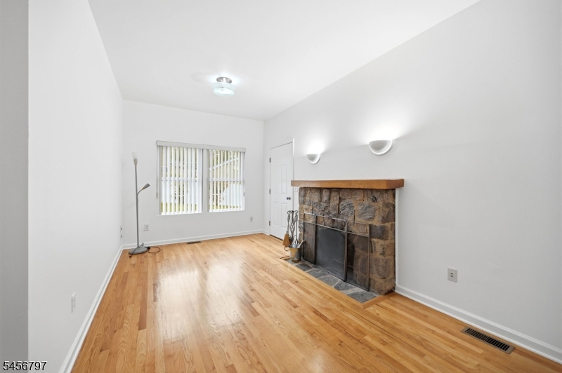 242 Hiawatha Blvd Property Photo 9