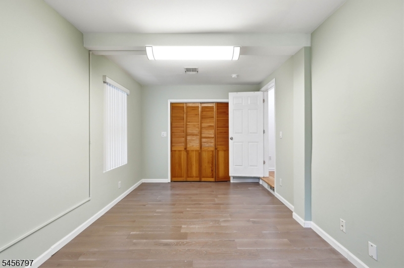 242 Hiawatha Blvd Property Photo 11