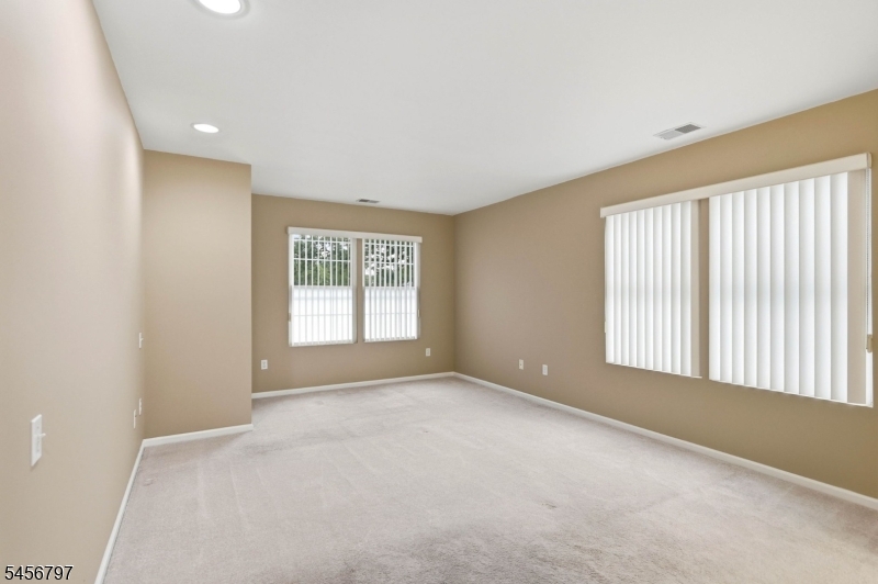 242 Hiawatha Blvd Property Photo 13