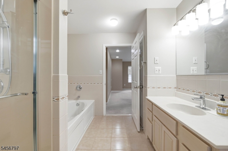 242 Hiawatha Blvd Property Photo 18