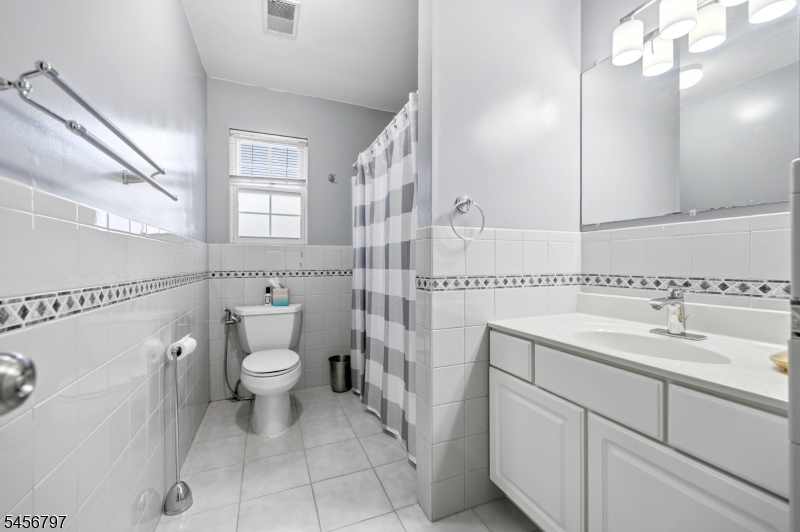 242 Hiawatha Blvd Property Photo 20