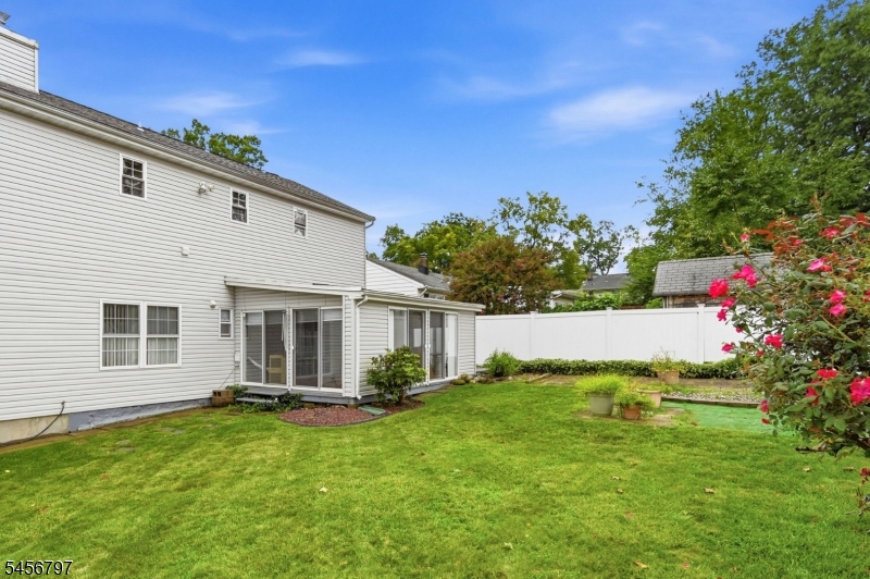 242 Hiawatha Blvd Property Photo 31