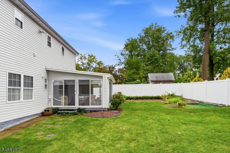 242 Hiawatha Blvd Property Photo 33