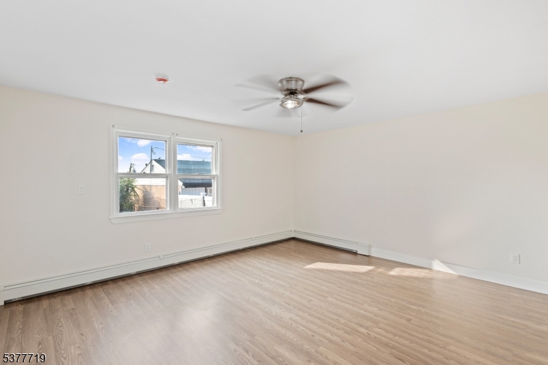 86 Farnham Ave Property Photo 2