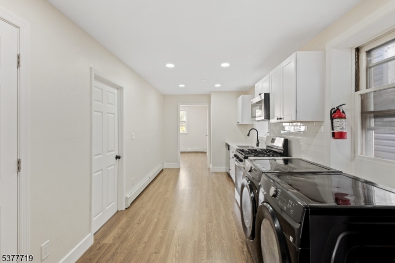 86 Farnham Ave Property Photo 4