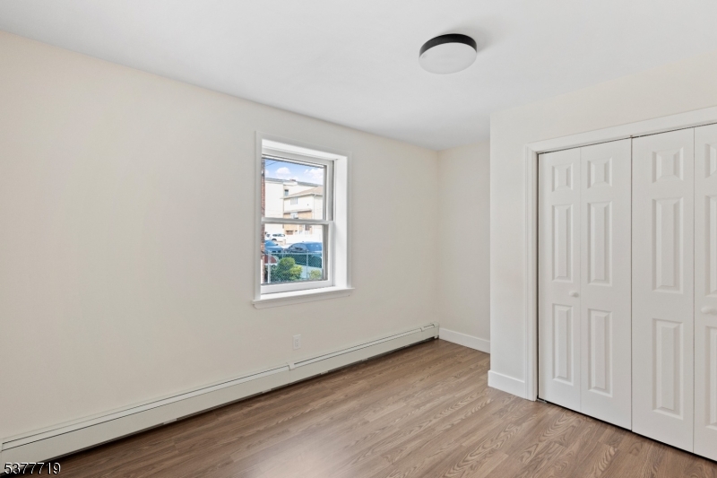 86 Farnham Ave Property Photo 11