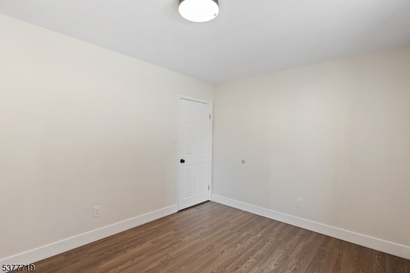 86 Farnham Ave Property Photo 12