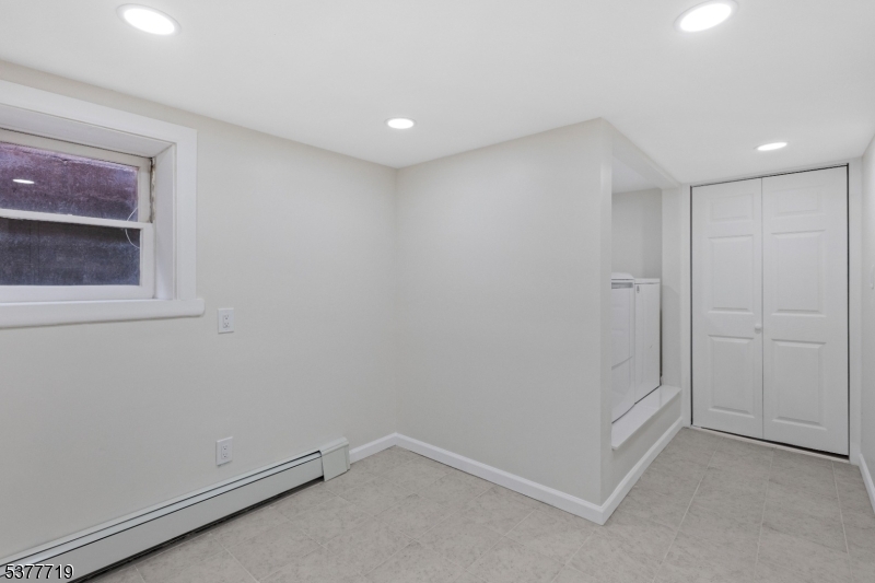 86 Farnham Ave Property Photo 17