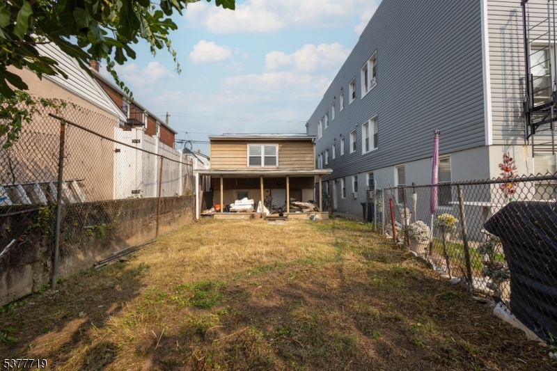 86 Farnham Ave Property Photo 23