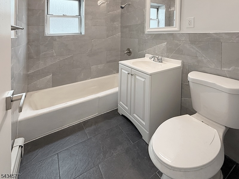 109 William 4 Property Photo 5