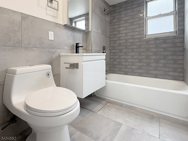 19 Van Rensselear St 2 Property Photo 6