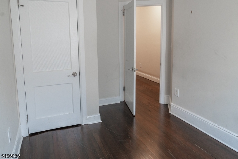 57 Glenridge Ave 2r Property Photo 13