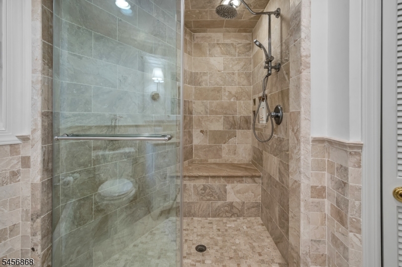120 Riverwood Ave Property Photo 5