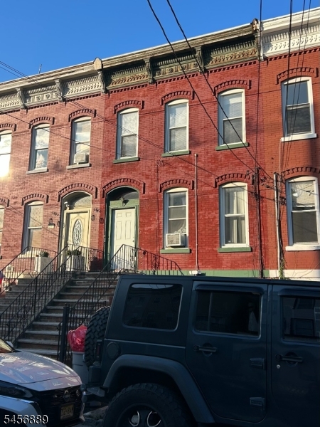 184 Van Horne St Property Photo 1