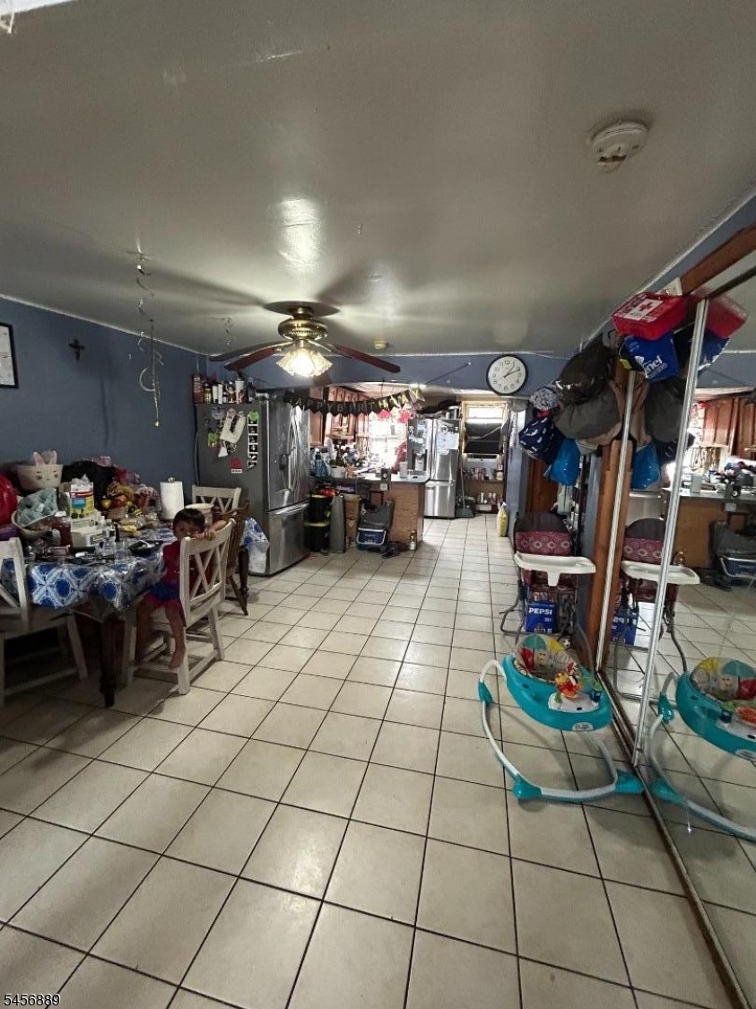 184 Van Horne St Property Photo 3