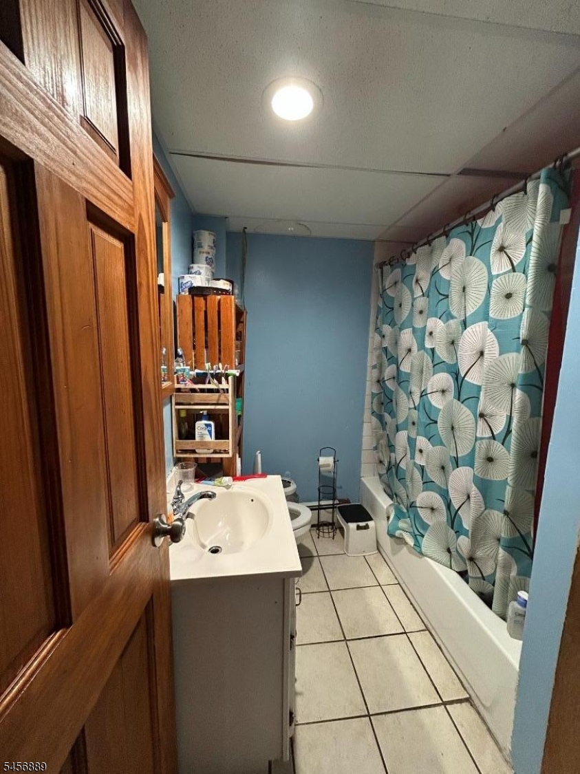 184 Van Horne St Property Photo 7