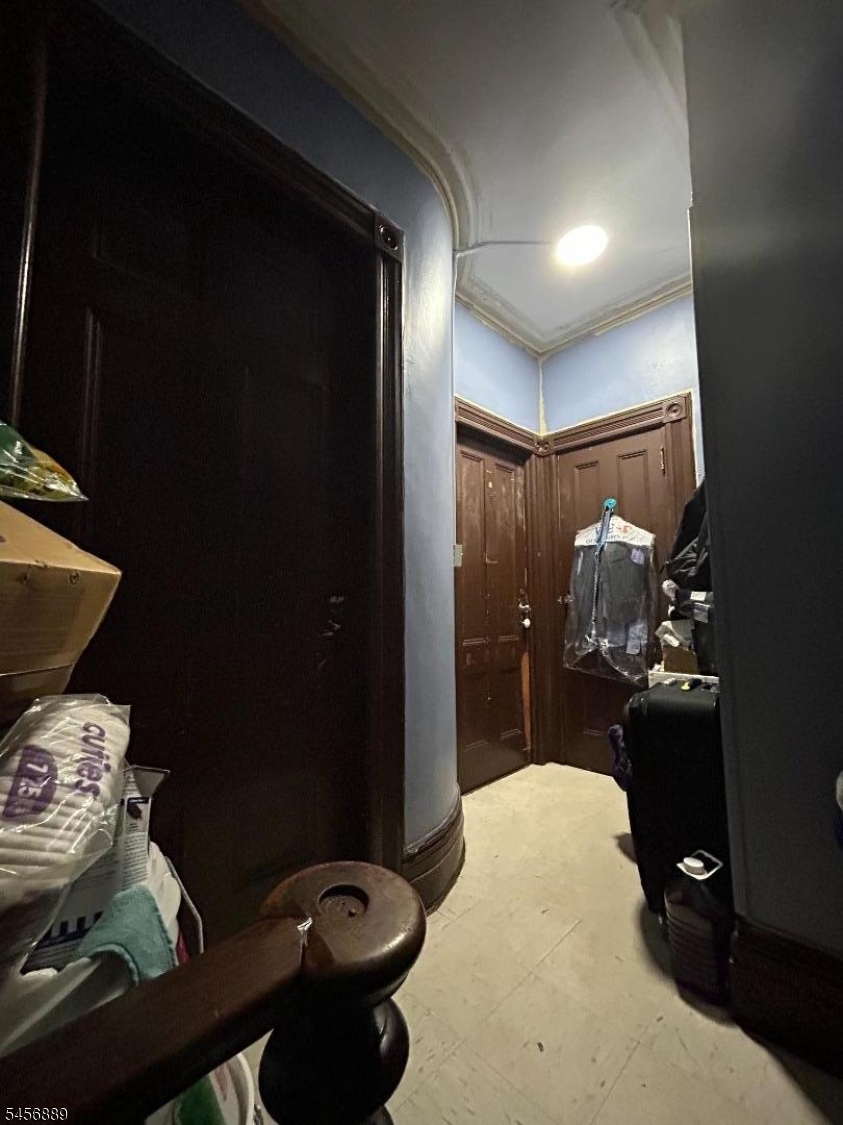 184 Van Horne St Property Photo 12