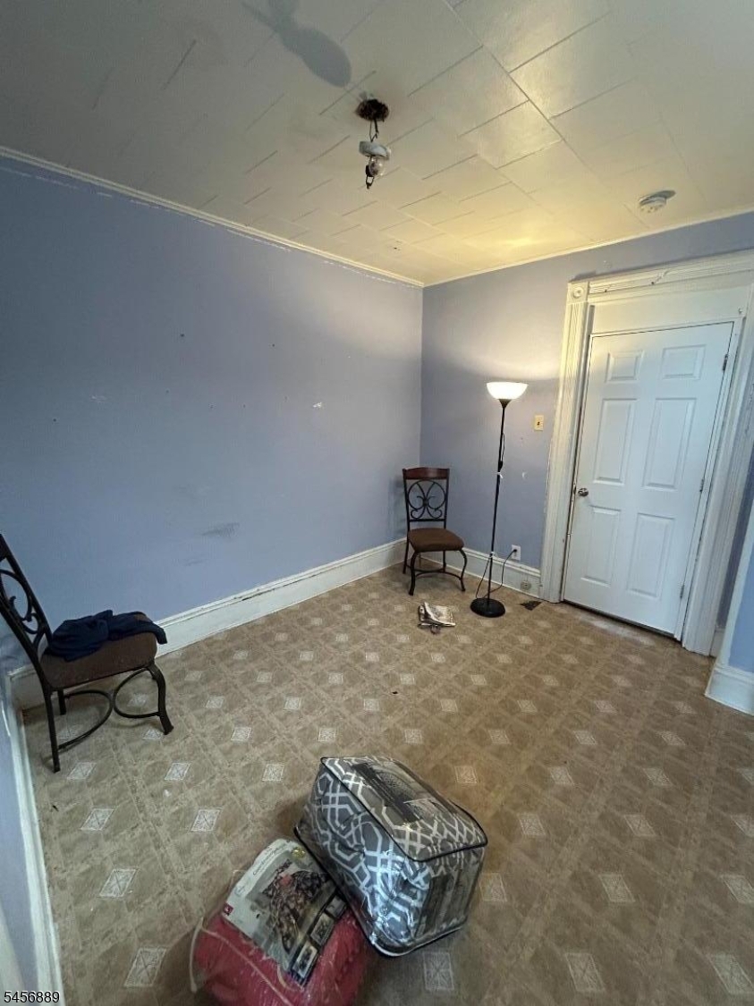 184 Van Horne St Property Photo 24
