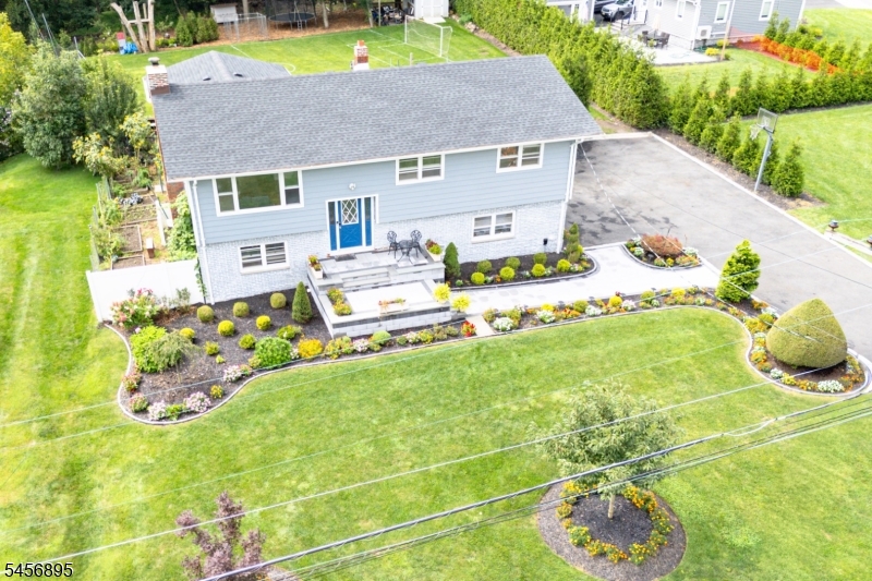 17 Corwin St Property Photo 2