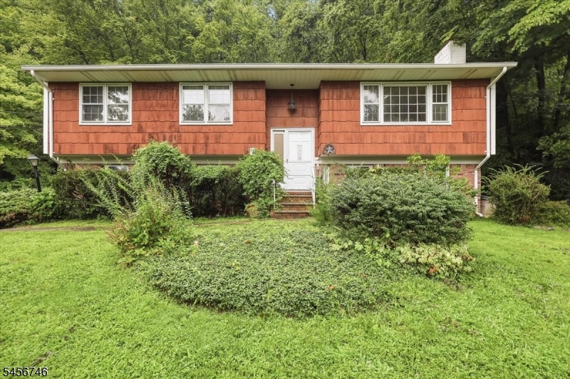 24 Hickory Rd Property Photo 1