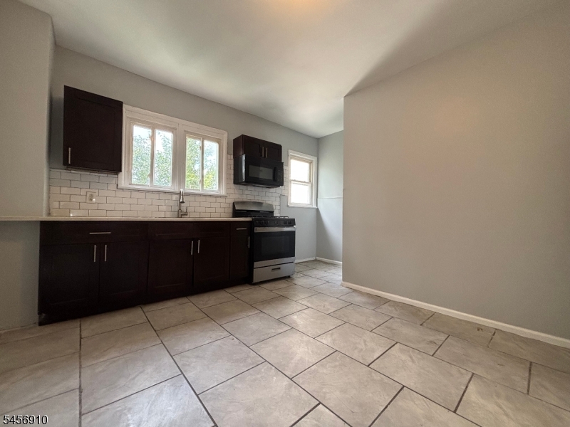144 E Jersey St 2 Property Photo 2