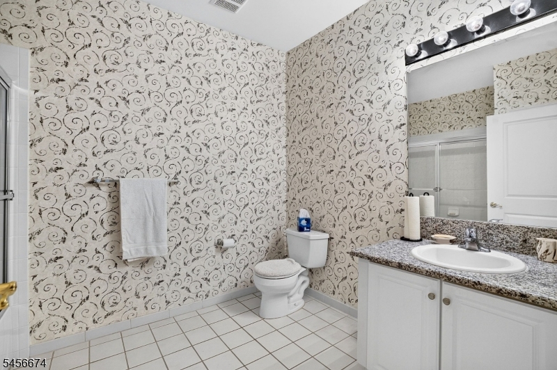 8202 Harcourt Rd Property Photo 13