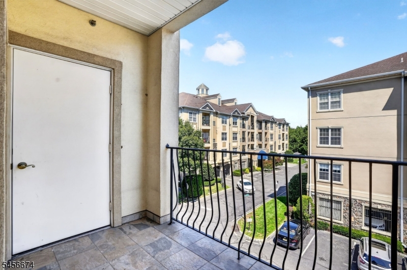 8202 Harcourt Rd Property Photo 14