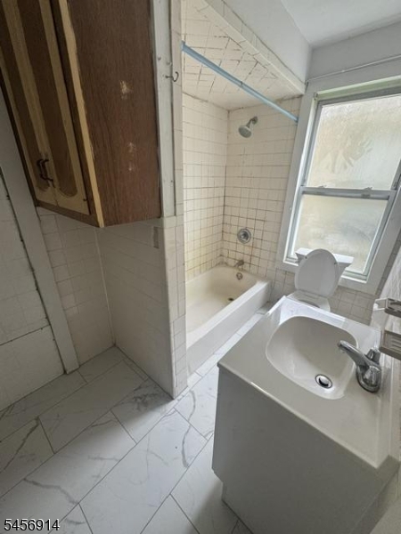 345 Harrison St Property Photo 9