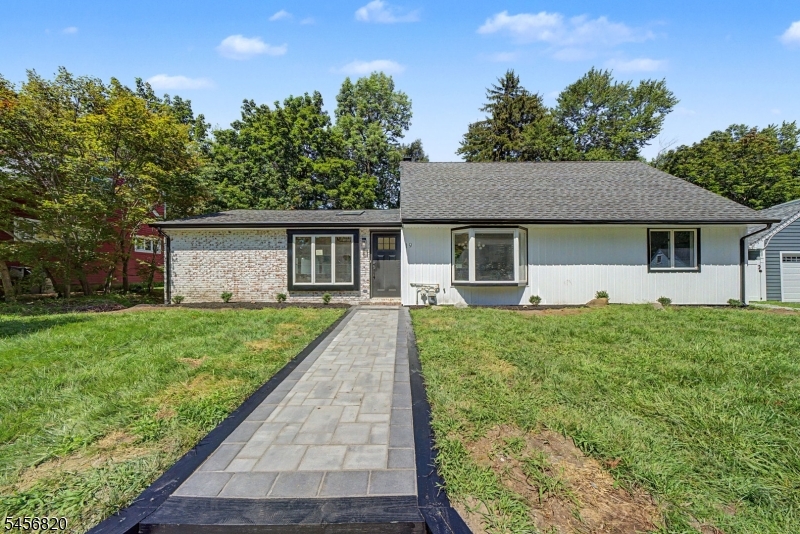 19 Ferndale Rd Property Photo 1