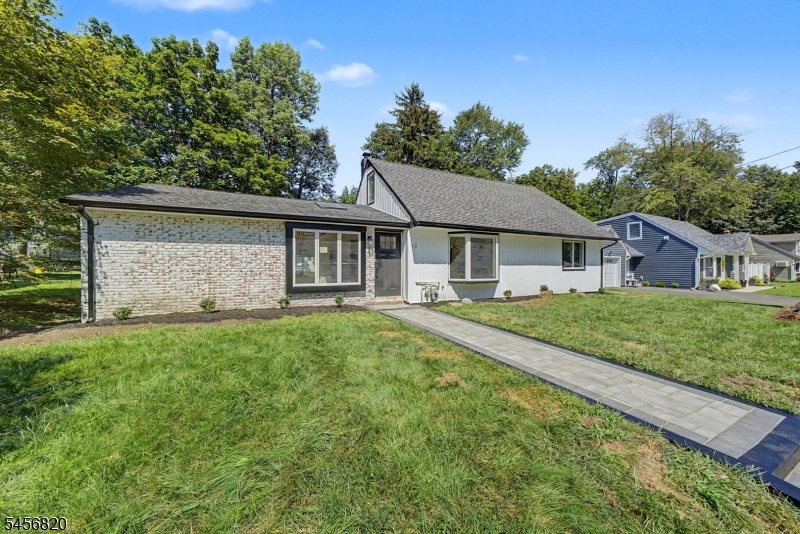 19 Ferndale Rd Property Photo 2
