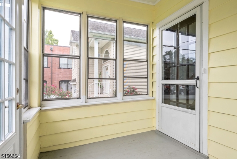 18 Lincoln Ave Unit 2 2 Property Photo 3