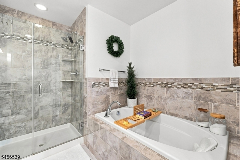 18 Blazingstar Way Property Photo 29