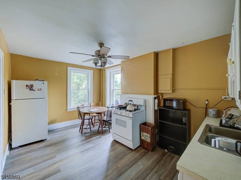 8 Trenton Ave 2 Property Photo 18